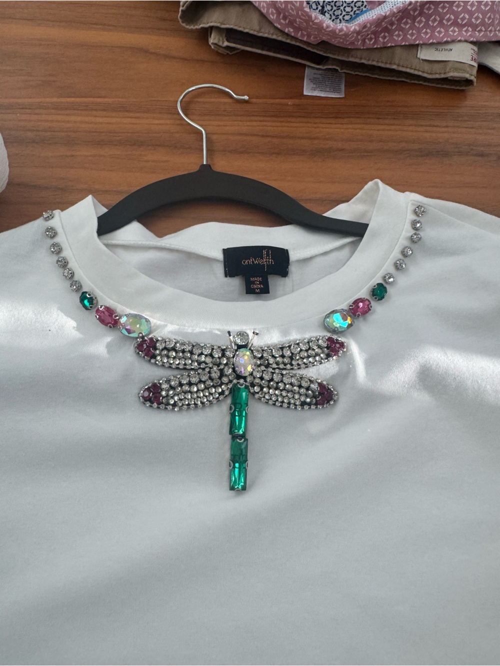 ontwelffh Embellished Dragonfly Top  Womens size Med  short sleeve t-shirt